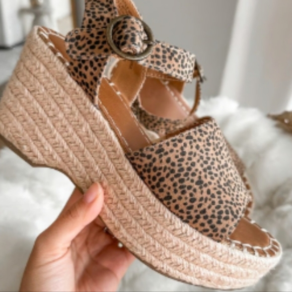 Universal Thread Animal Print Wedge Espardrille sandal. - Picture 1 of 8